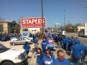 staplesprotest2