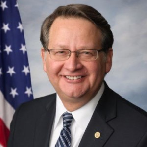 Sen. Peters Introduces Bill to place moratorium on USPS closures, ensure permanent 6-day delivery
