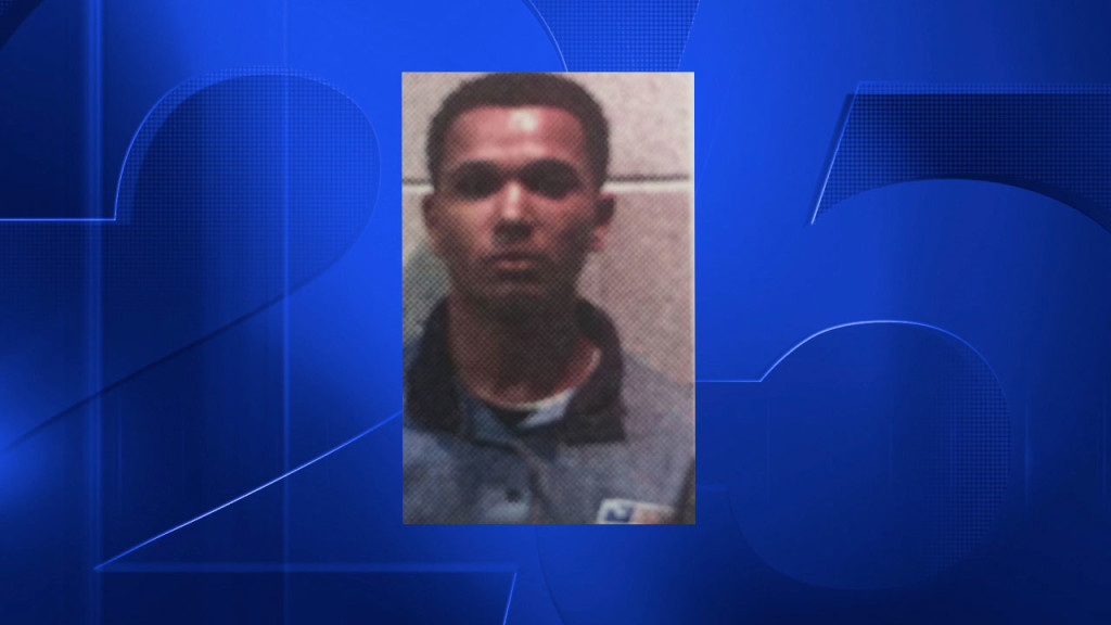 Video: Postal Worker who admitted to stealing gift cards, cash is still on the job