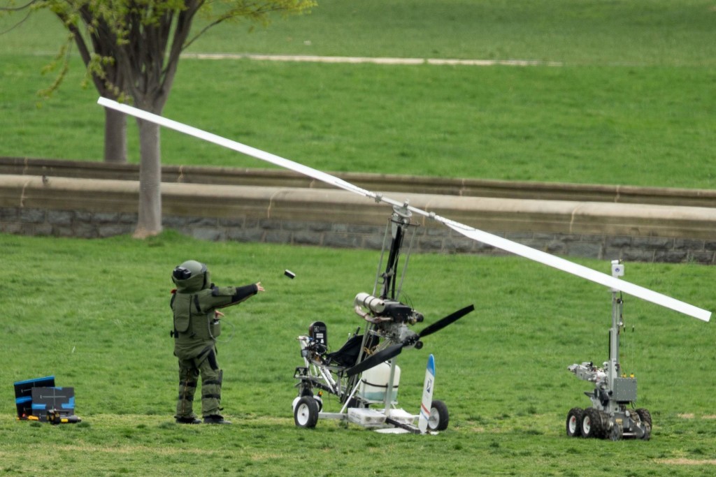 Postal worker who landed gyrocopter outside Capitol will plead guilty Postal worker who landed gyrocopter outside Capitol will plead guilty