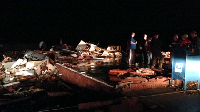 Video: post office in Tennessee destroyed by tornado