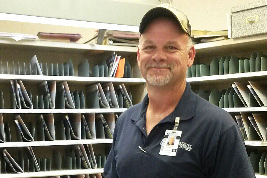 Texas postal employee pulls man from overturned SUV Texas postal employee pulls man from overturned SUV