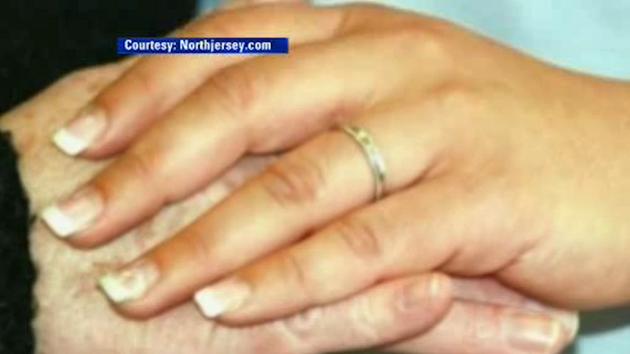 Video: Newlywed Postal Worker gets wedding ring back after losing it while delivering mail 