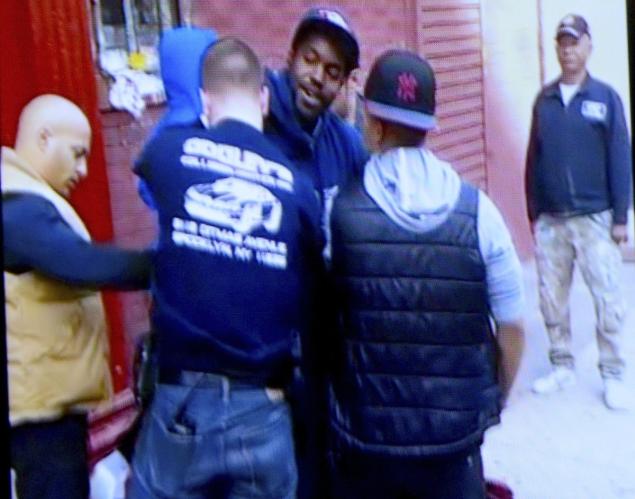 Video: NYPD arrests on-duty letter carrier for shouting at them -- leaves mail truck unattended