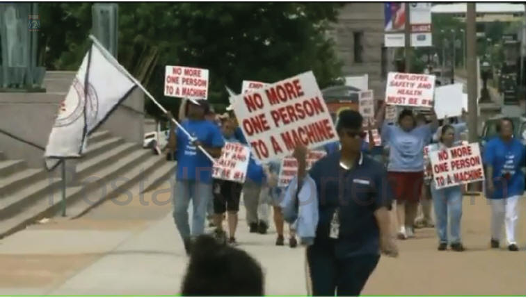 Video: Postal Workers picket St Louis Post Office over staffing issue on machines