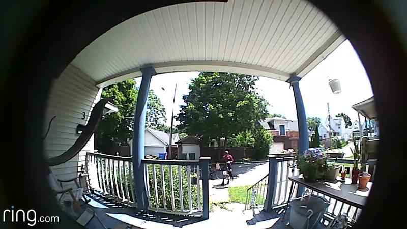 Surveillance_video_captures_mail_theft_in_Rochester