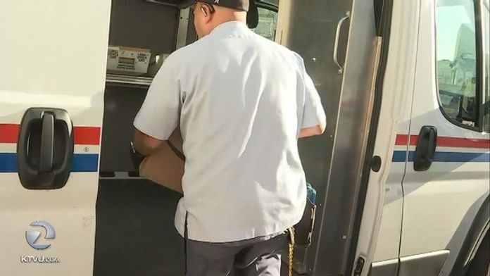 oaklandmailtruck